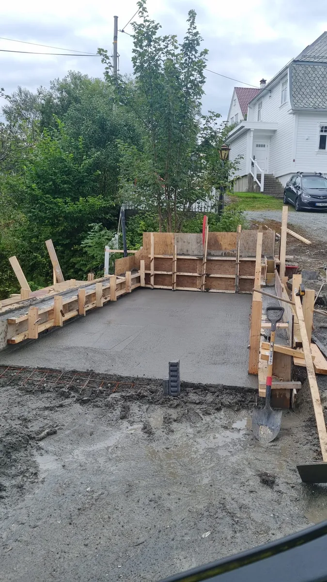 Forskaling klar for støping av mur